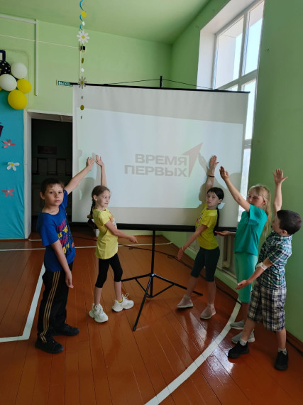 ДВИЖЕНИЕ ПЕРВЫХ.